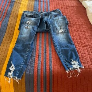 Hollister, high rise, super skinny.  Great condition 9R 29x30